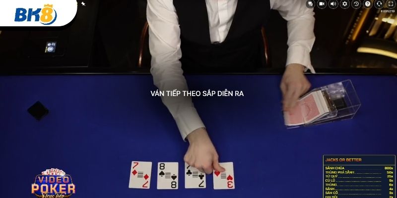 Vào bàn cược Poker dễ dàng 